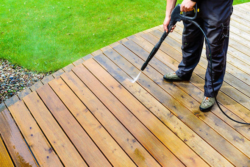 Résultat nettoyage haute pression terrasse carrelage Lunel